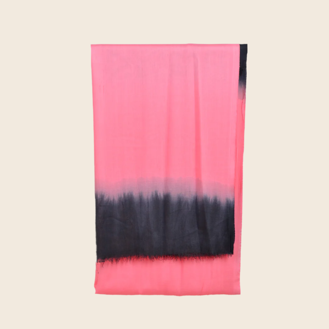 Rose Pompadour Soaked Tagelmust scarf – vivid coral‑pink fading to deep black. Sustainably sourced, lightweight Moroccan headscarf perfect for nomadic travelers searching for pink or black scarves for hot weather and dry climates.